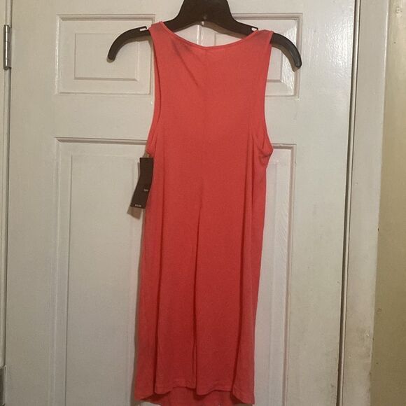 New T-shirt - Picture 4 of 5